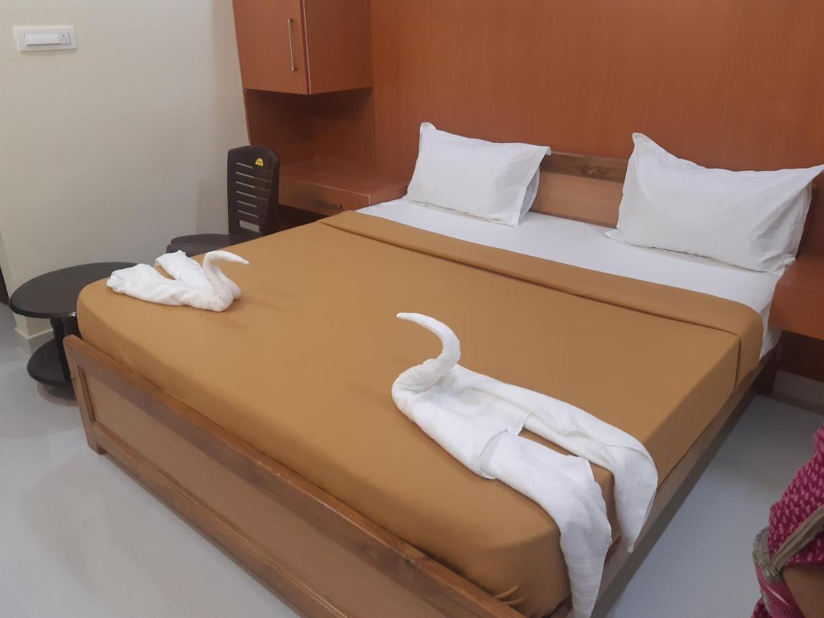 Отель Aranmagan Residency Тиручендур Экстерьер фото
