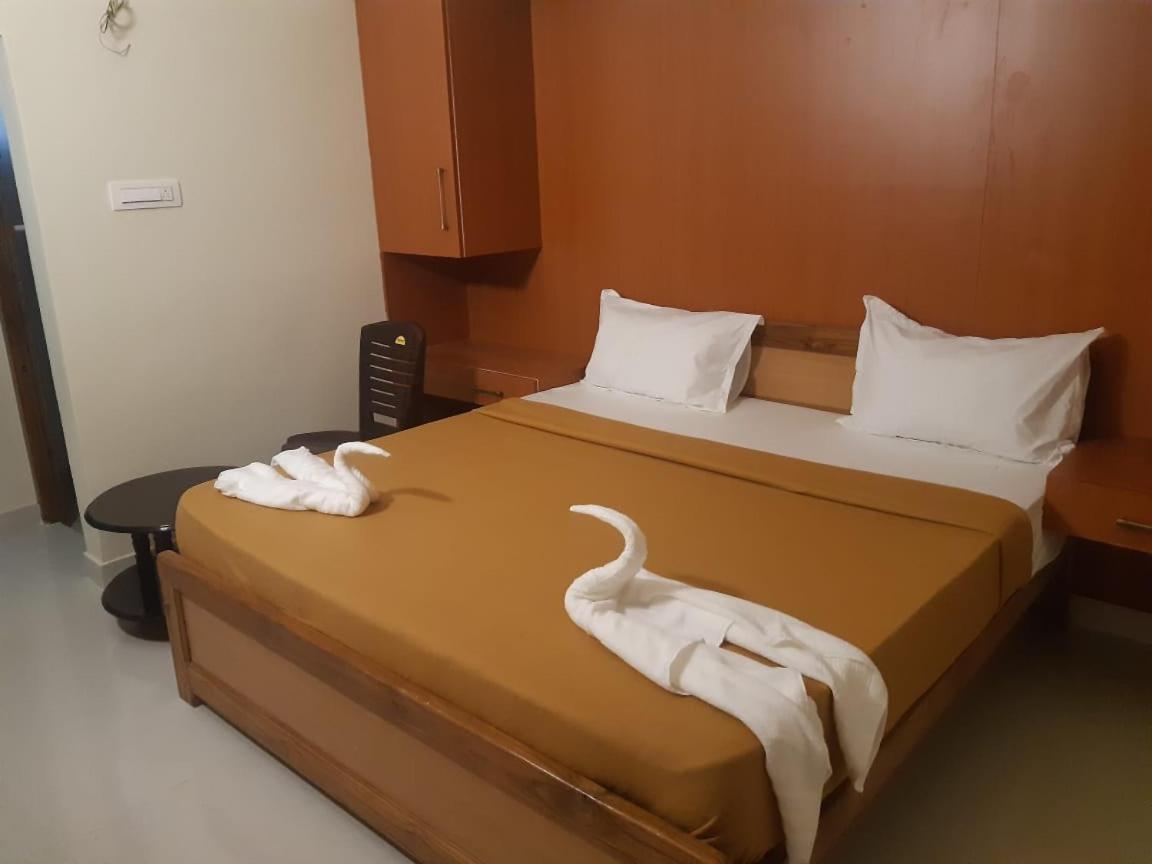 Отель Aranmagan Residency Тиручендур Экстерьер фото
